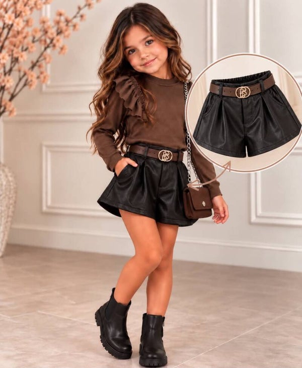 Leren short met bruine riem