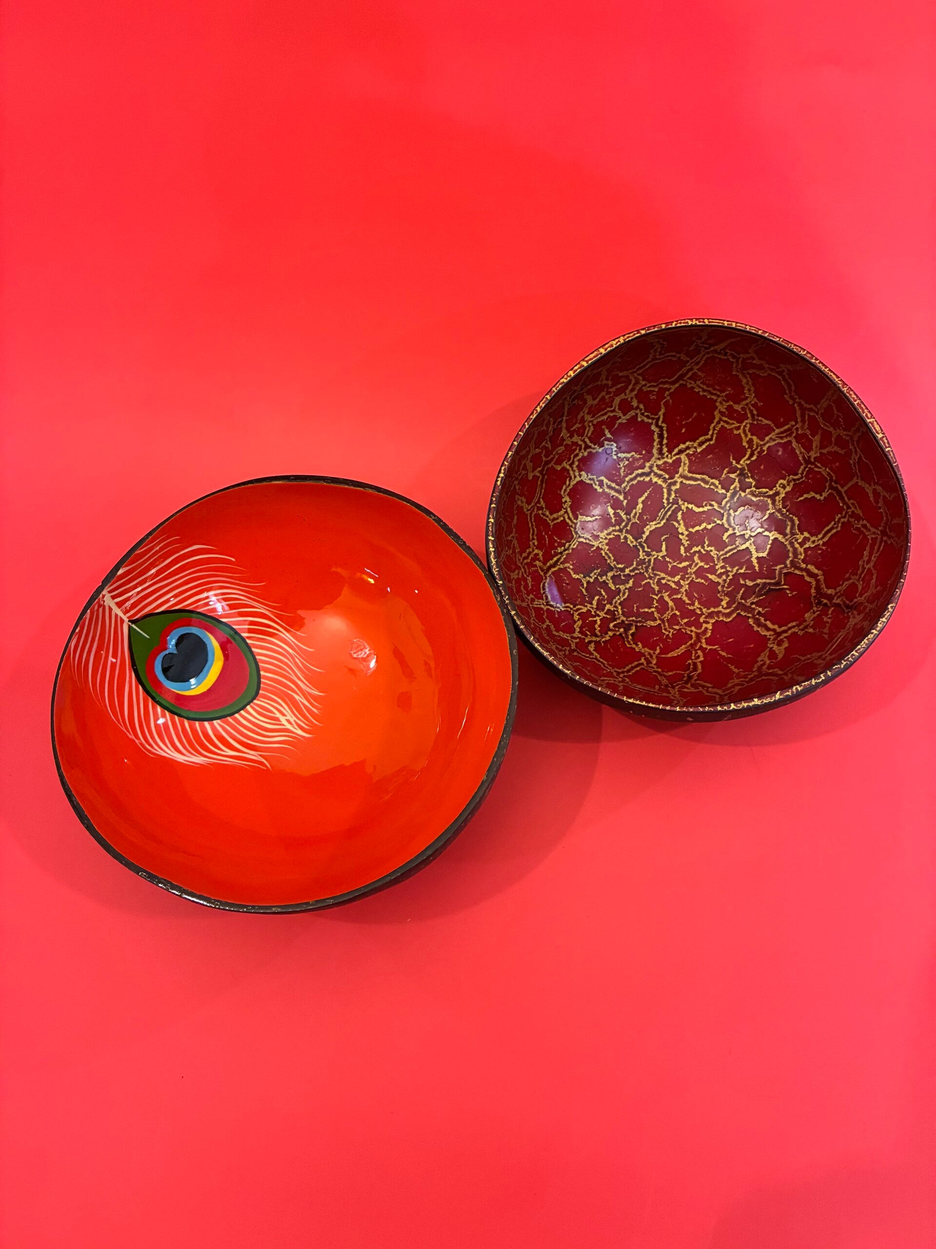 Ciotola centrotavola con varie decorazioni