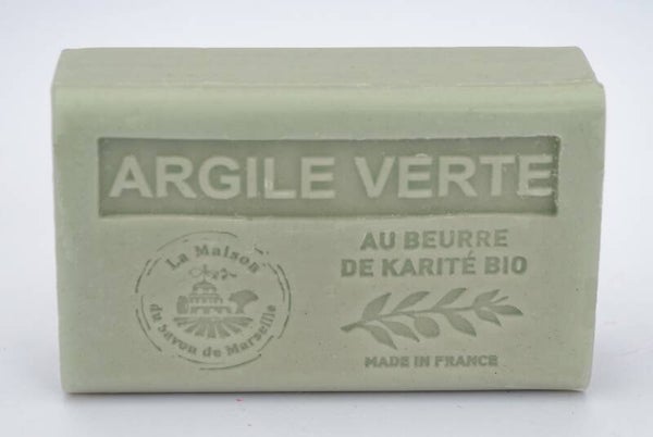 Savon de Marseille parfumé à l’argile verte.
