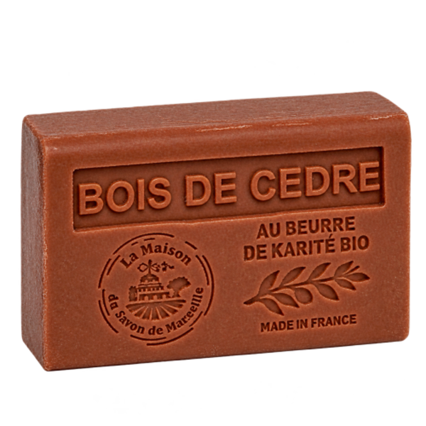 Savon solide parfumé au bois de cèdre et beurre de karité bio nourrissant