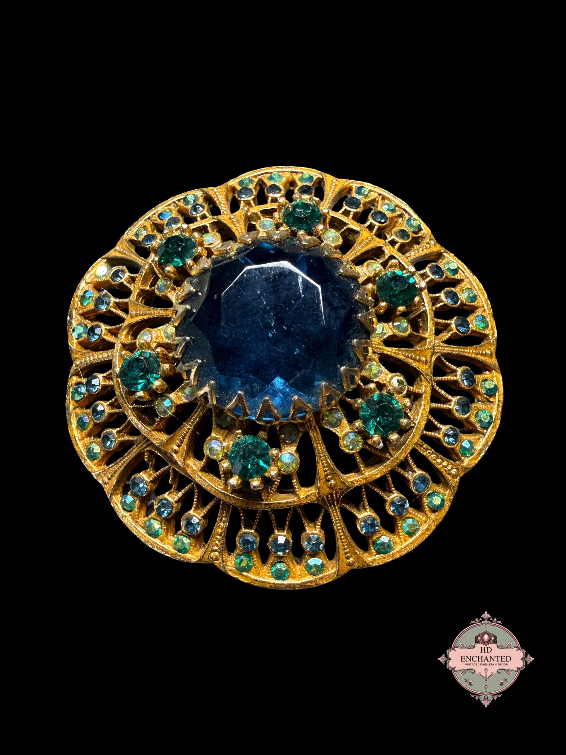 Excellent Vintage Condition Art brooch.