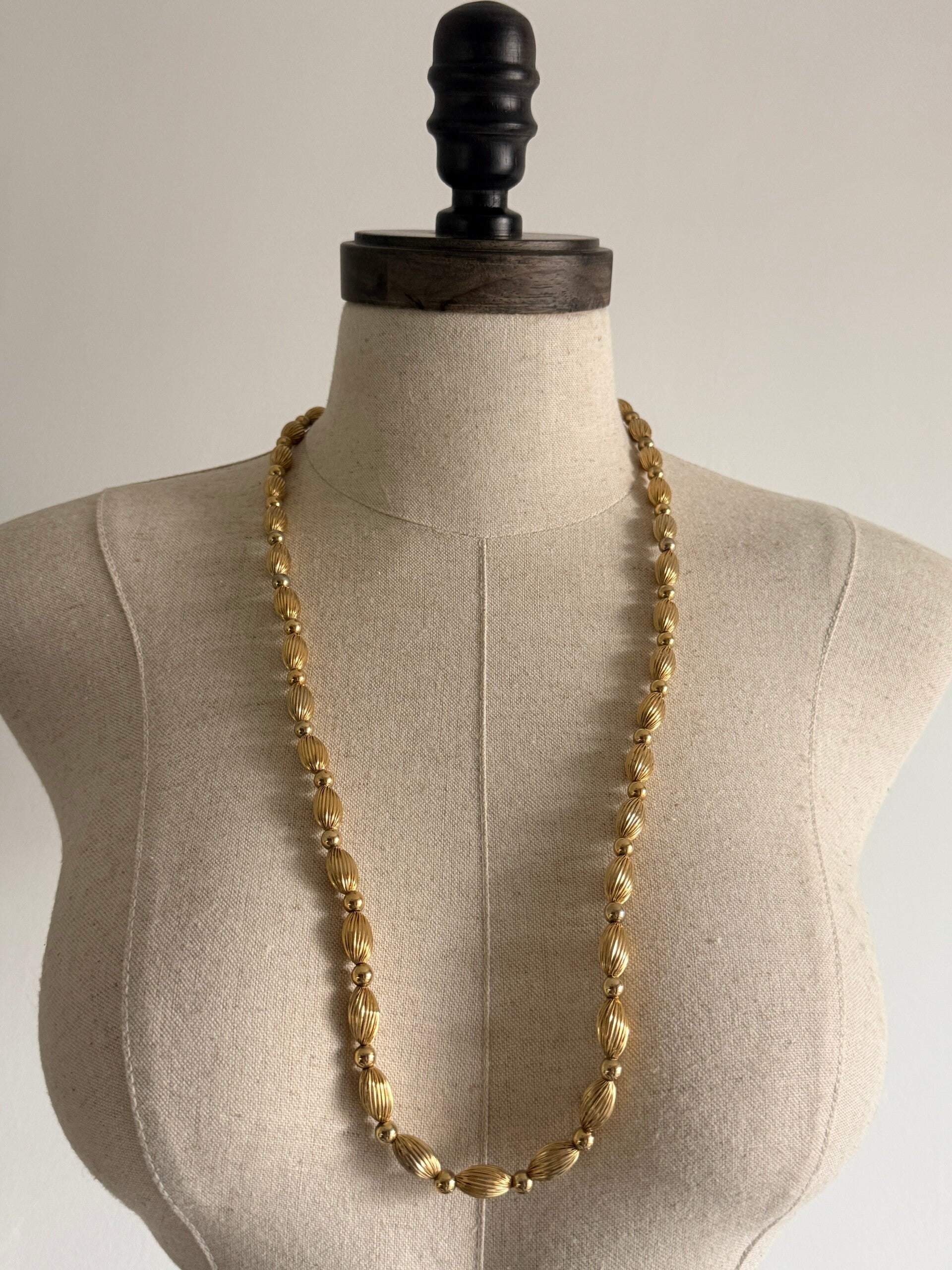 Vintage Napier Ribbed Fluted Oval and Smooth Round Bead Necklace