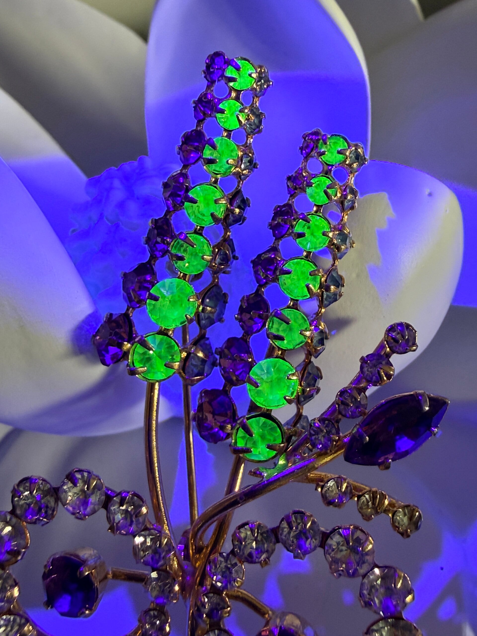 Vintage 1950's Floral Bouquet Brooch - Glowing Green Uranium Glass Rhinstones