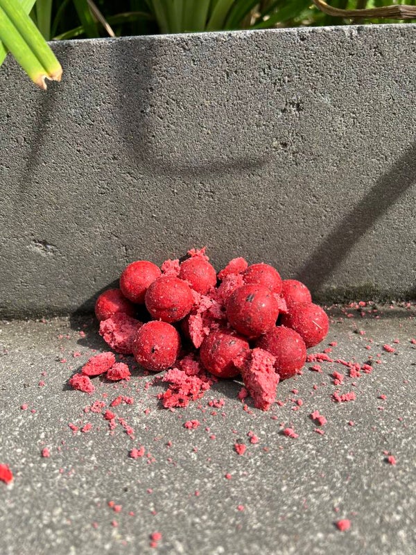 Strawberry boilies 20mm