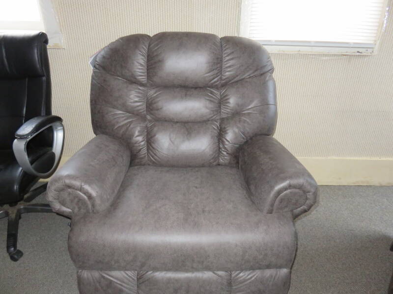 BIG MANS WALL SAVER COMES IN GUN METAL OR CHOCOLATE