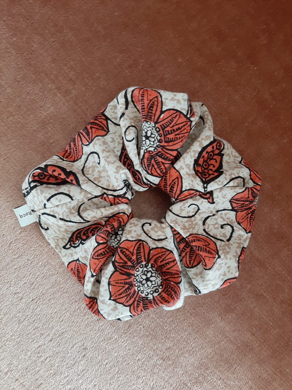 Lara scrunchie