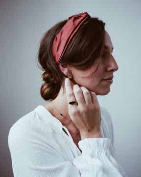 Rusty silk bandeau adult x La Twiggy