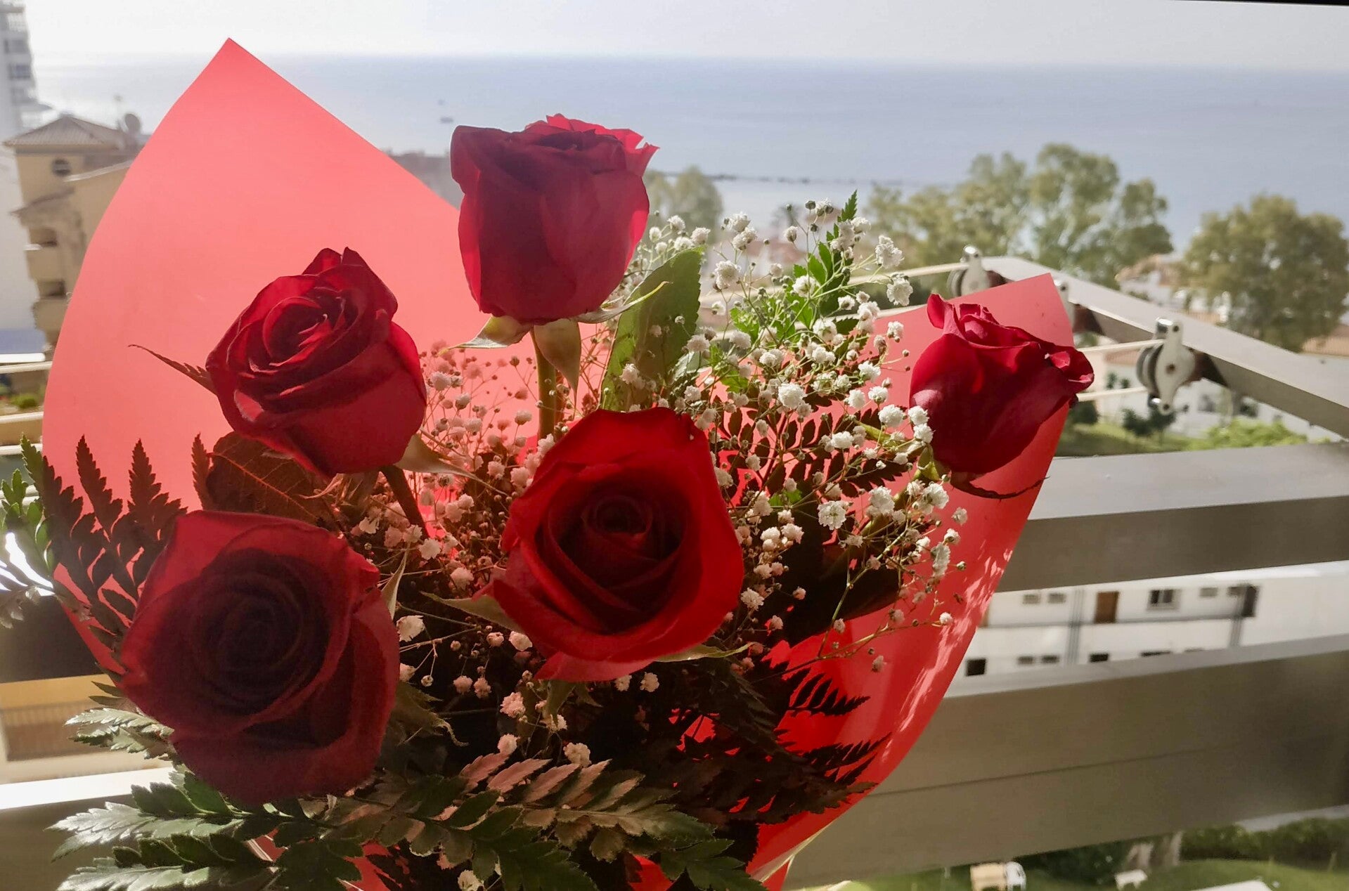 Ramo de seis rosas