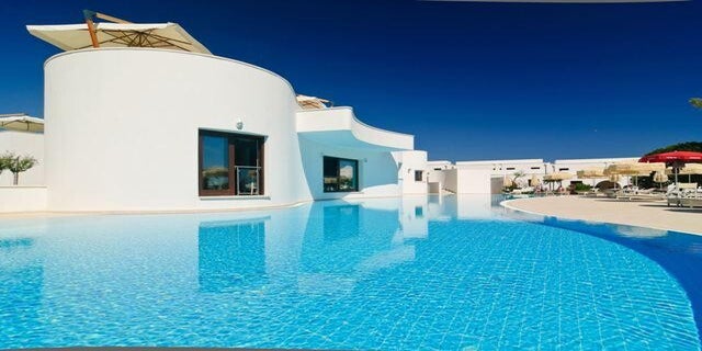 Pietrablu Resort & Spa piscina vista mare