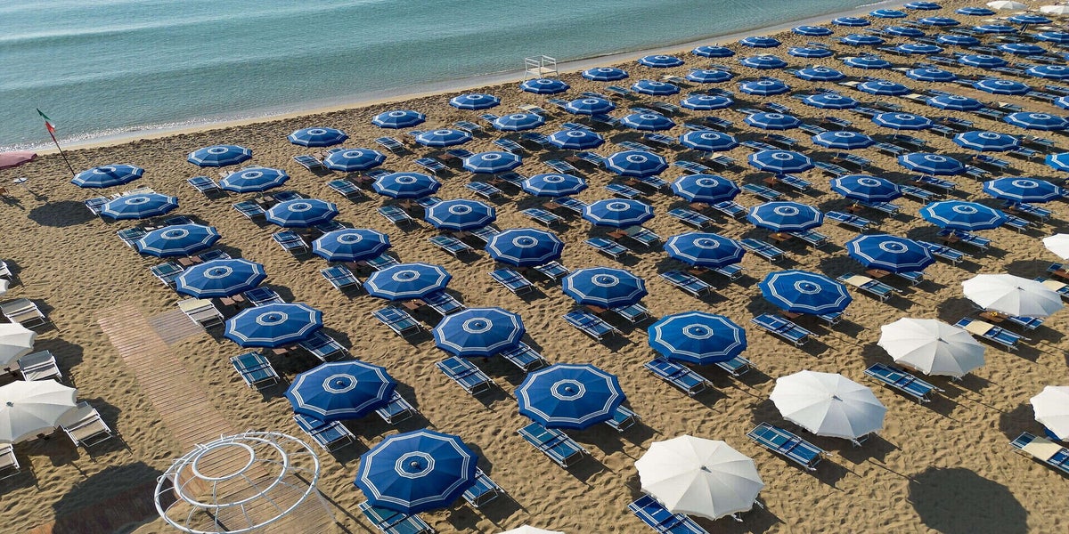 VOI Arenella Resort mare