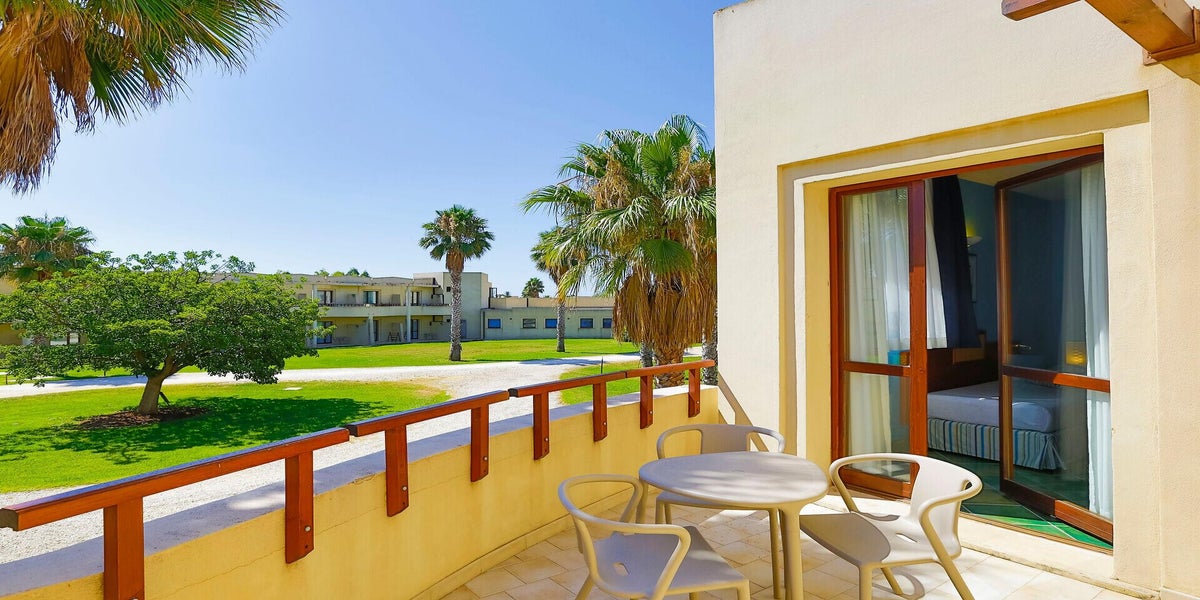 VOI Arenella Resort piscina