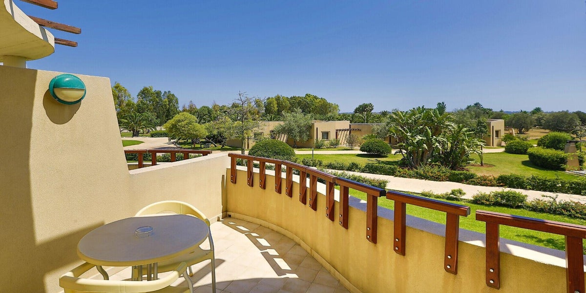 VOI Arenella Resort piscina