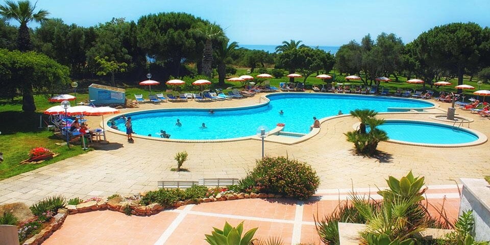 Zeta Club Alicudi piscina