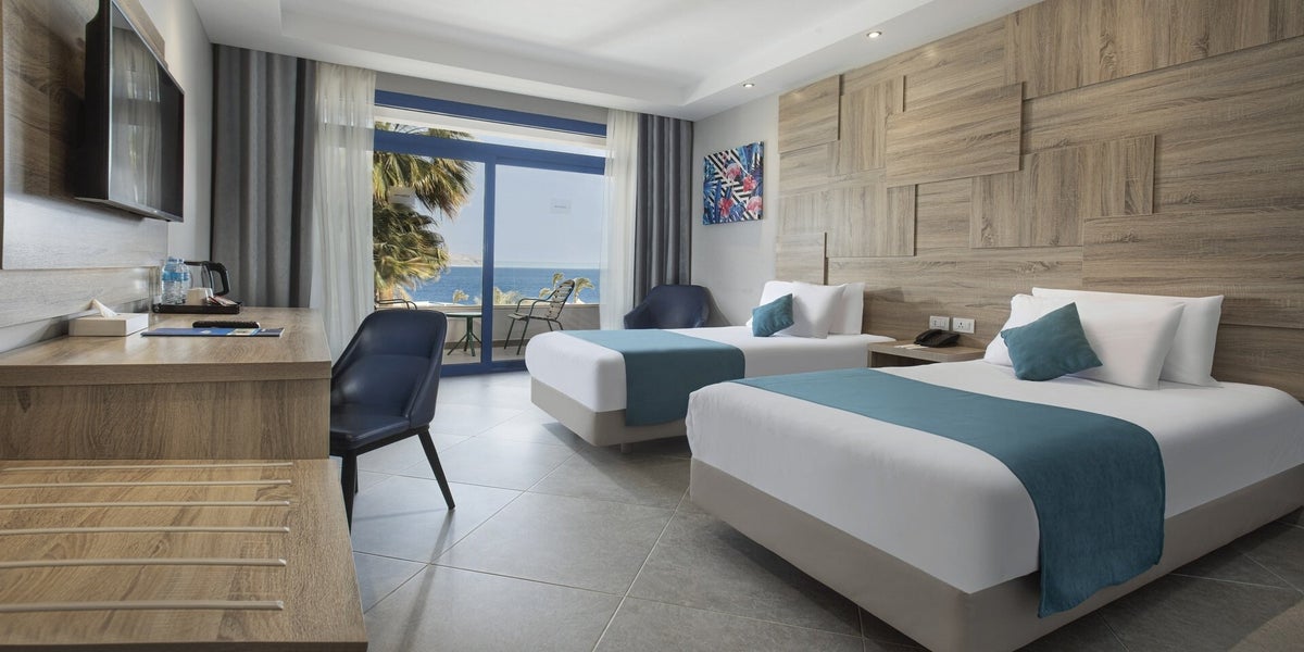 The V Hotel piscina
