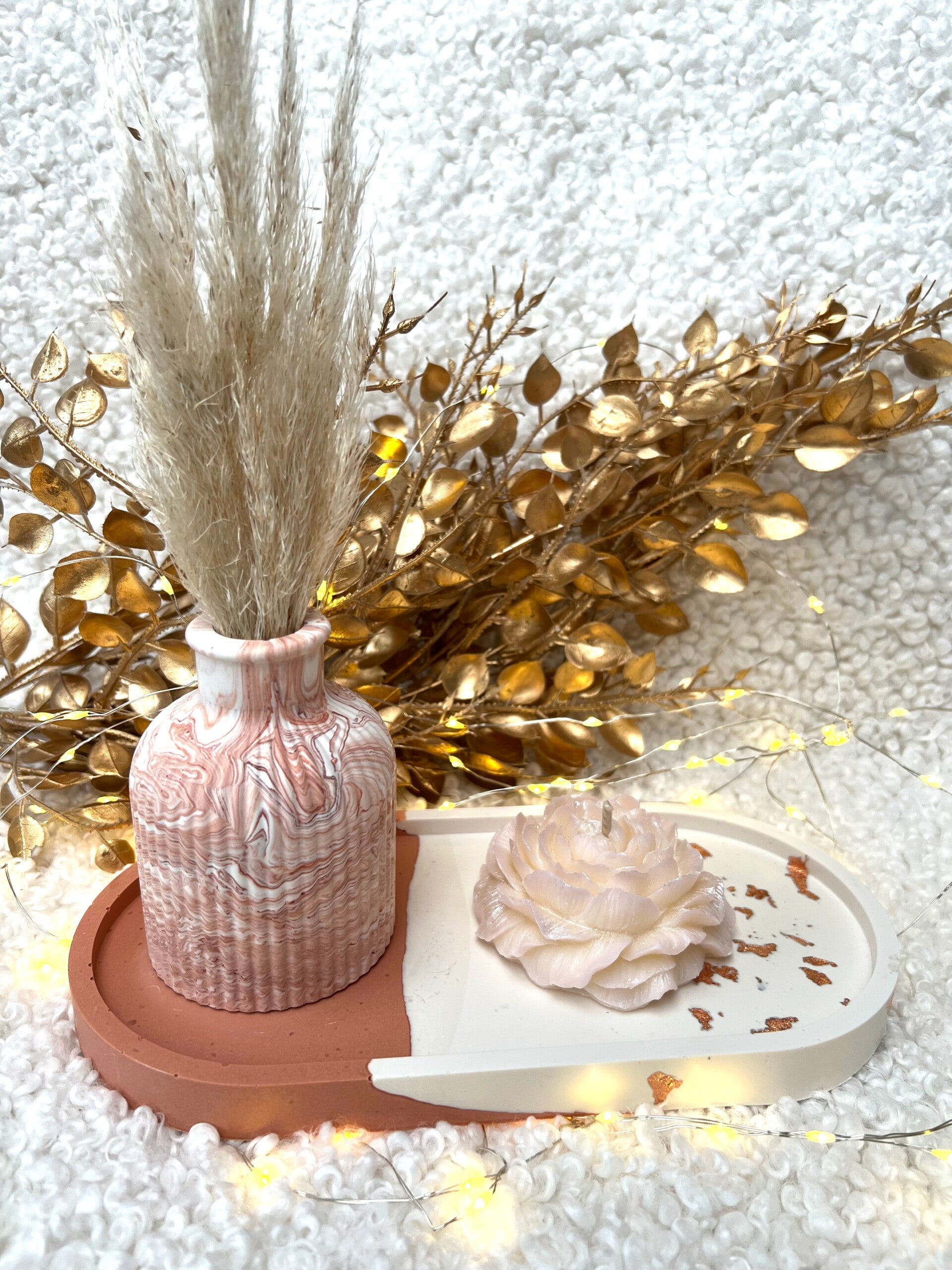 Ensemble en résine minérale et pivoine