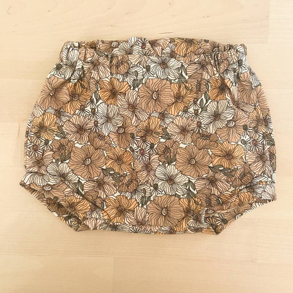 Kort broekje peachy flowers