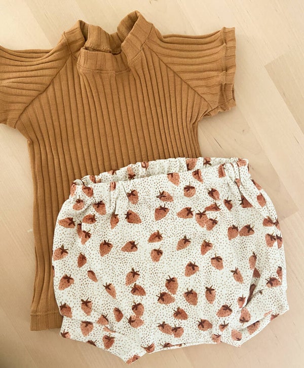 Kort broekje strawberry