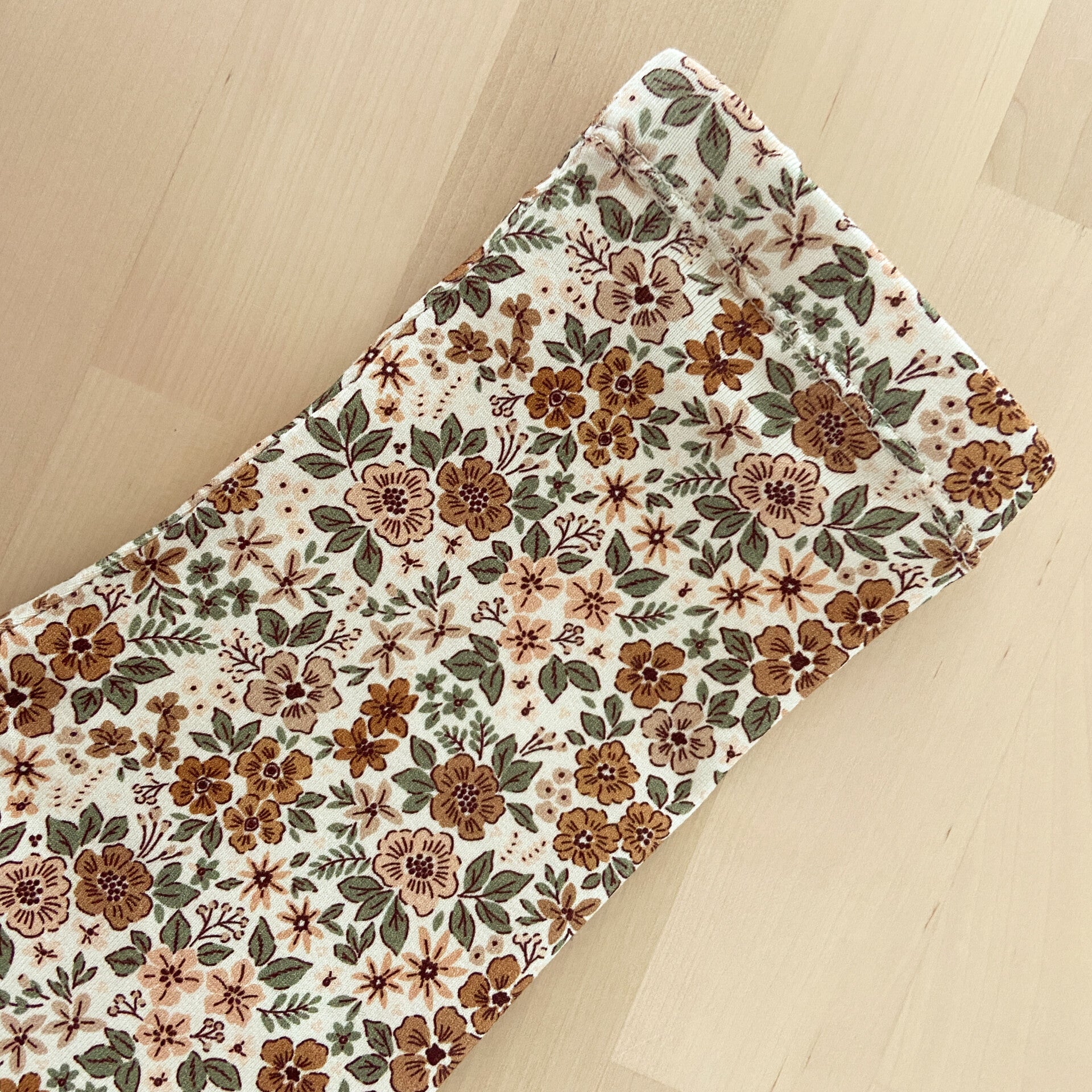 Broekje bloemenmix mini