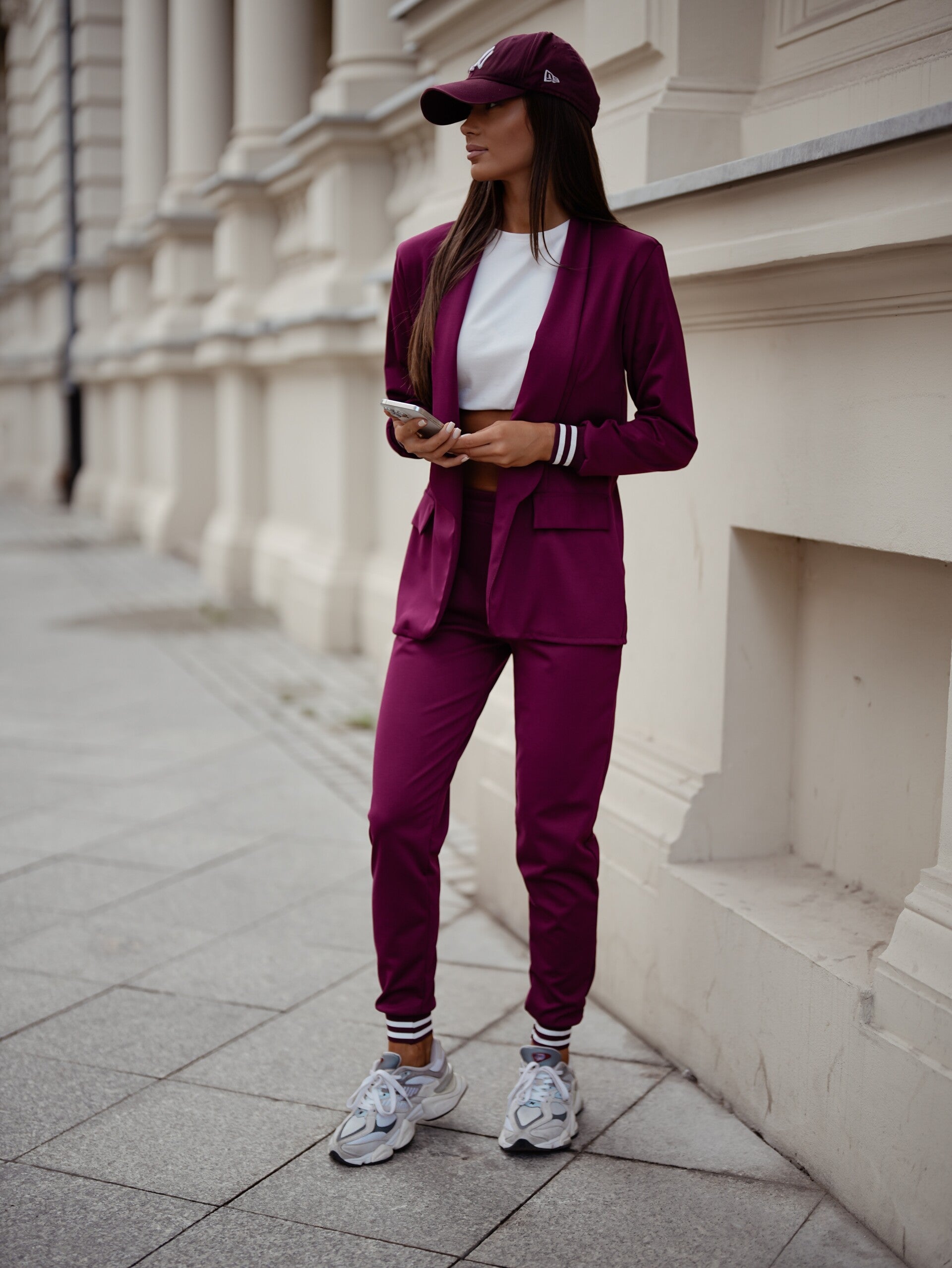 Garnitur damski ze spodniami