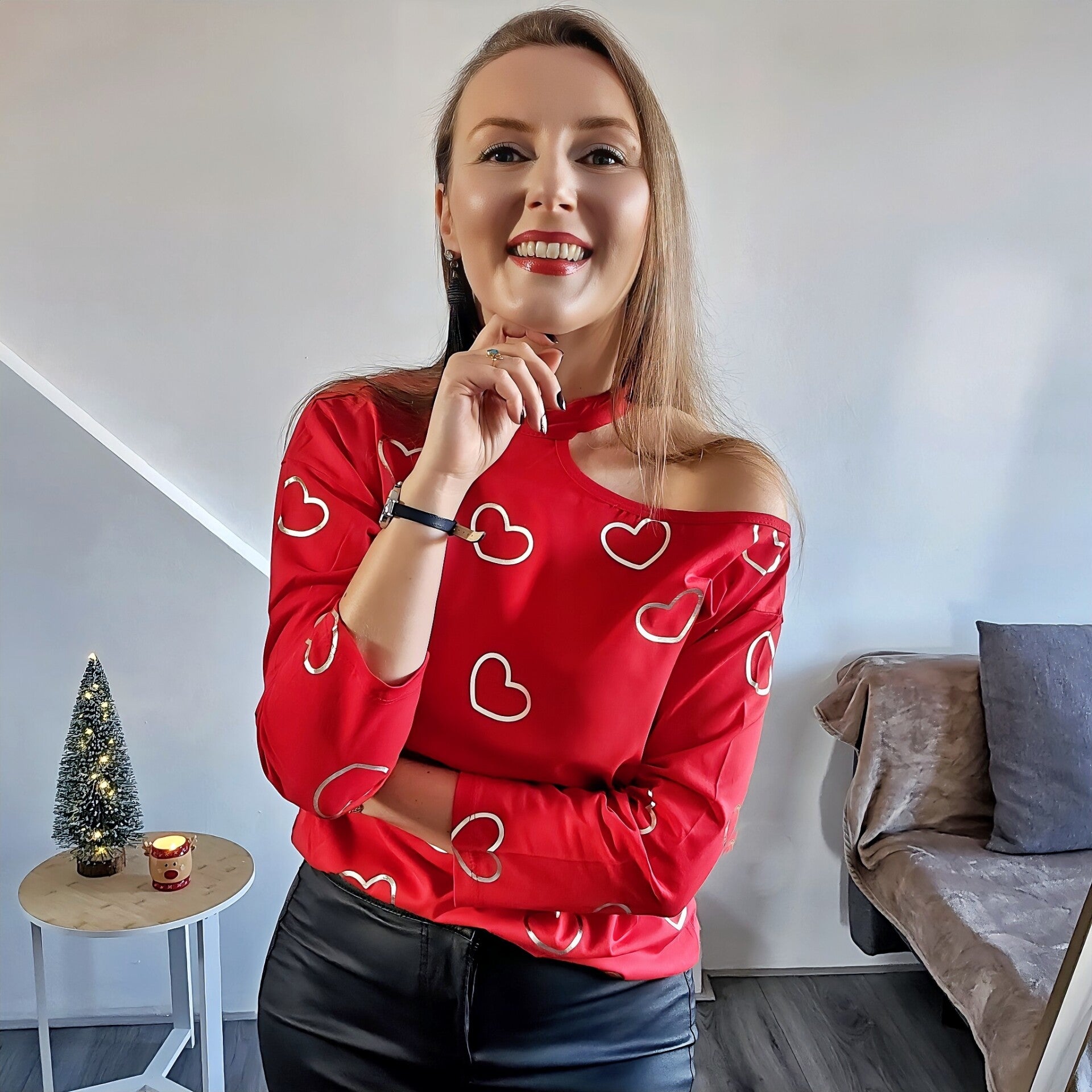 Bluzka Love z nadrukiem serc