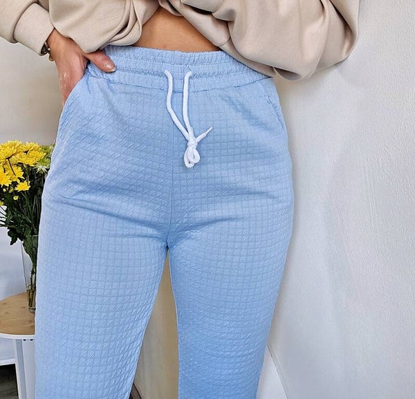 Spodnie dresowe błękitne