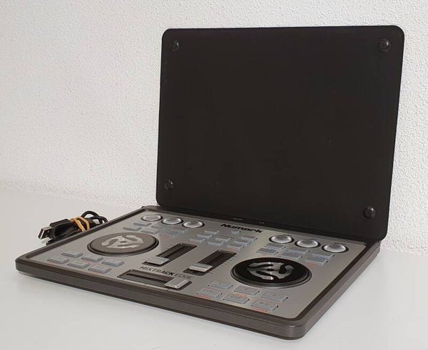 DJ Controller - Numark Mixtrack Edge