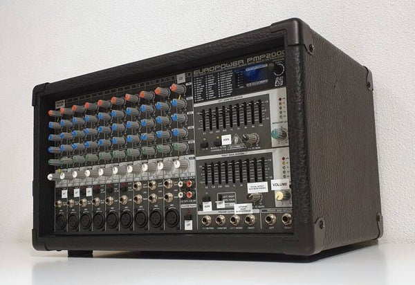 Compacte Powered Mixer met versterker Behringer Europower PMP 2000