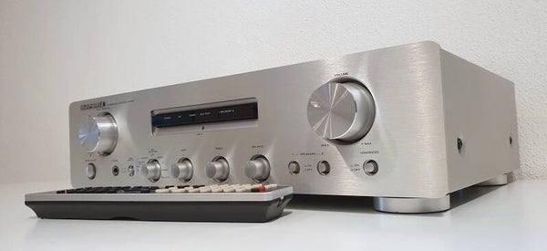 Geïntegreerde Stereo Versterker - Marantz PM4001 +Tuner