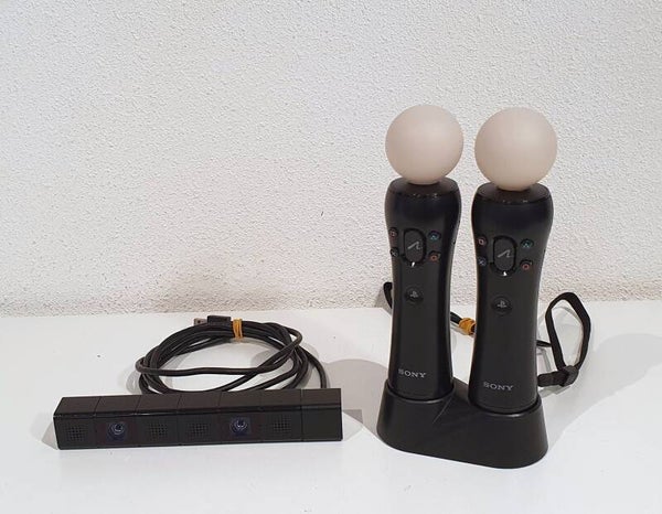 2x PlayStation Move Motion Controllers + PlayStation Camera