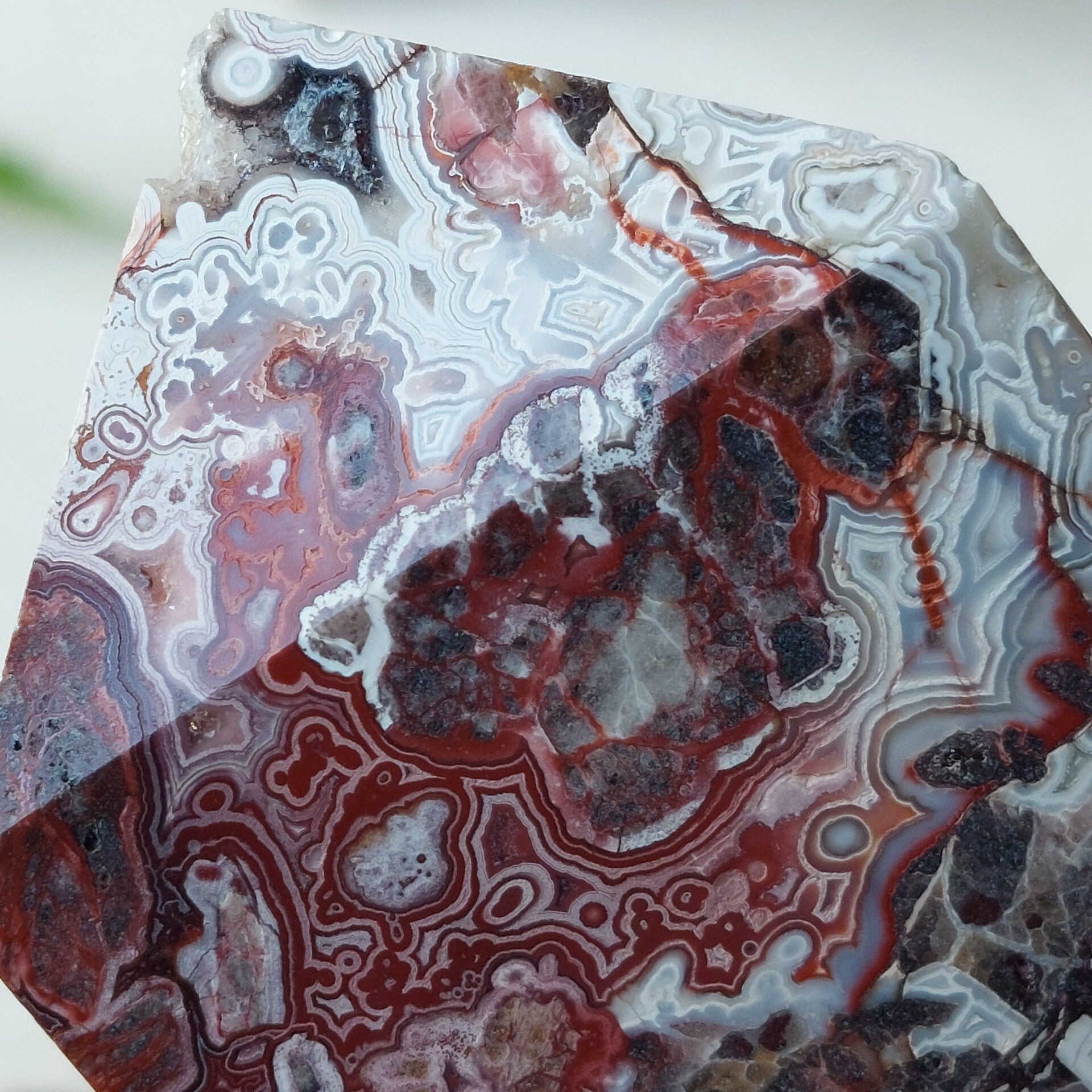 Mexicaanse crazy lace Agaat toren met mooie kleuren en patronen.