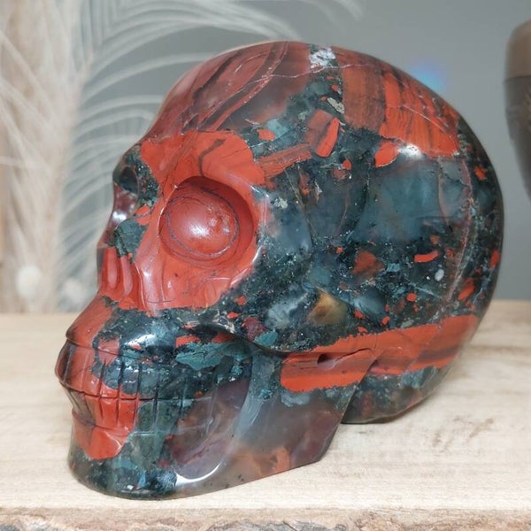 Afrikaanse Bloedsteen XL schedel. Prachtige grote Skull van 1,3 kilo.