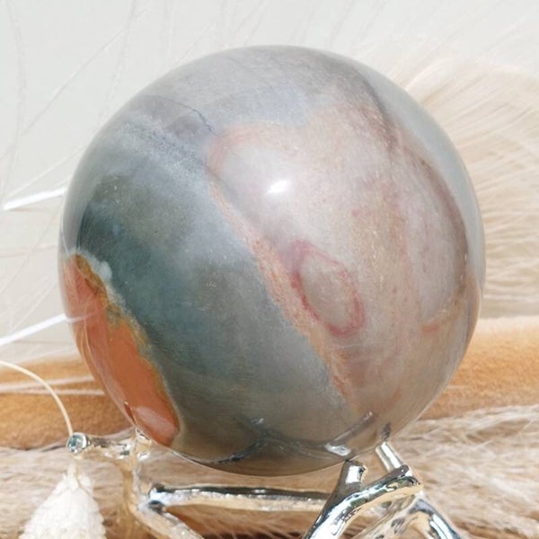 Polychroom Jaspis. Prachtige grote bol