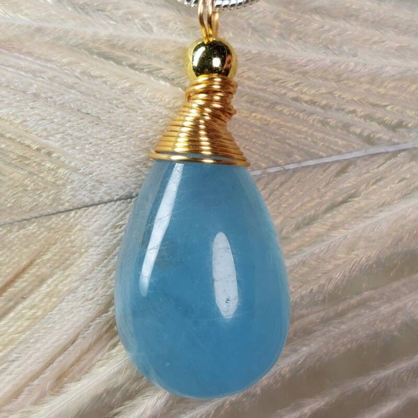 Aquamarijn hanger met 14k laagje goud 3cm