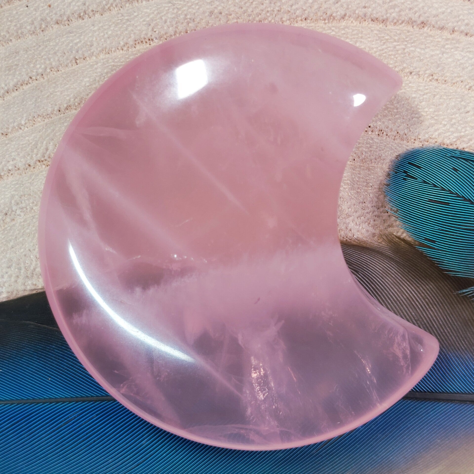 Rozekwarts maan uit Madagaskar van top kwaliteit