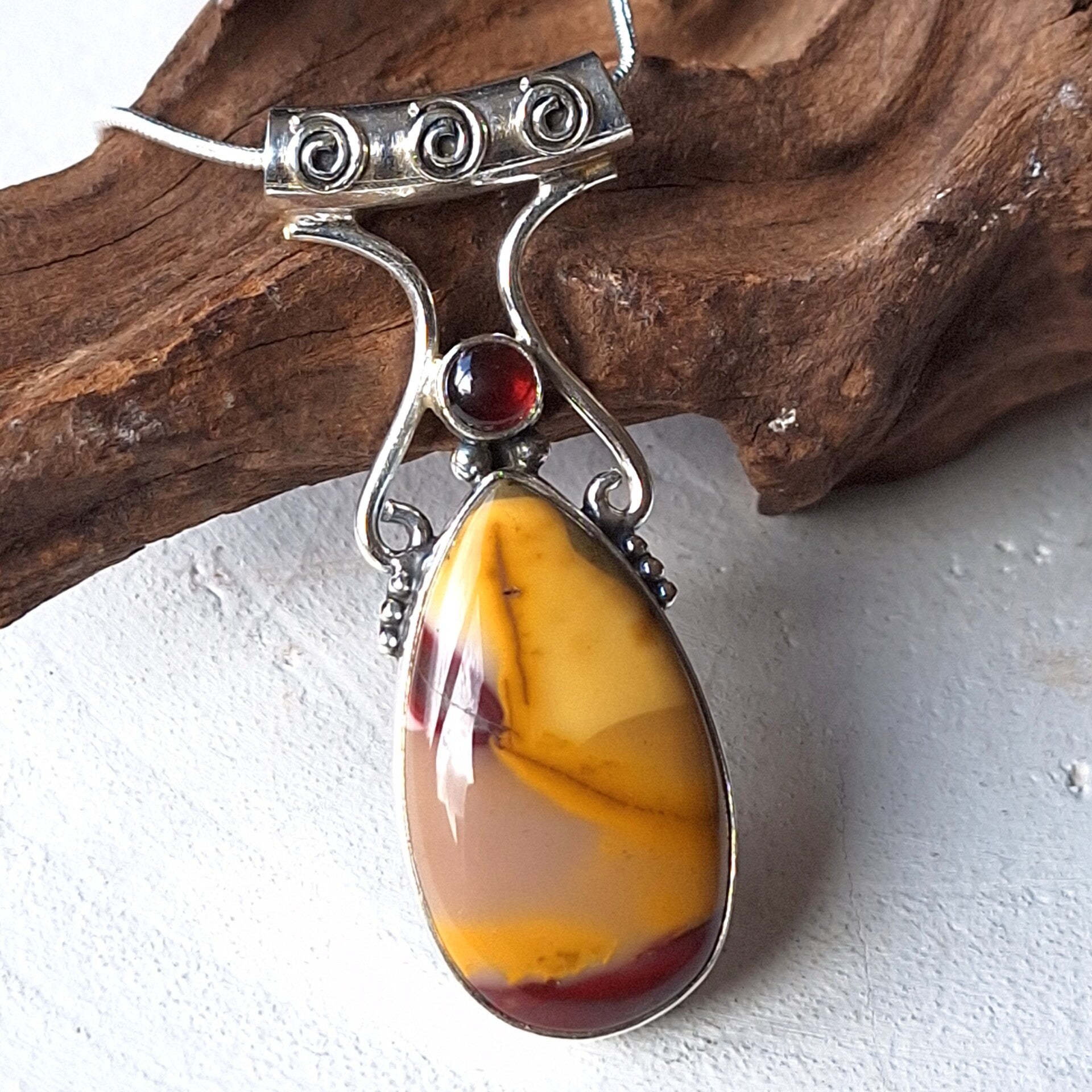 Mookaiet met Granaat 925 zilveren hanger van top kwaliteit