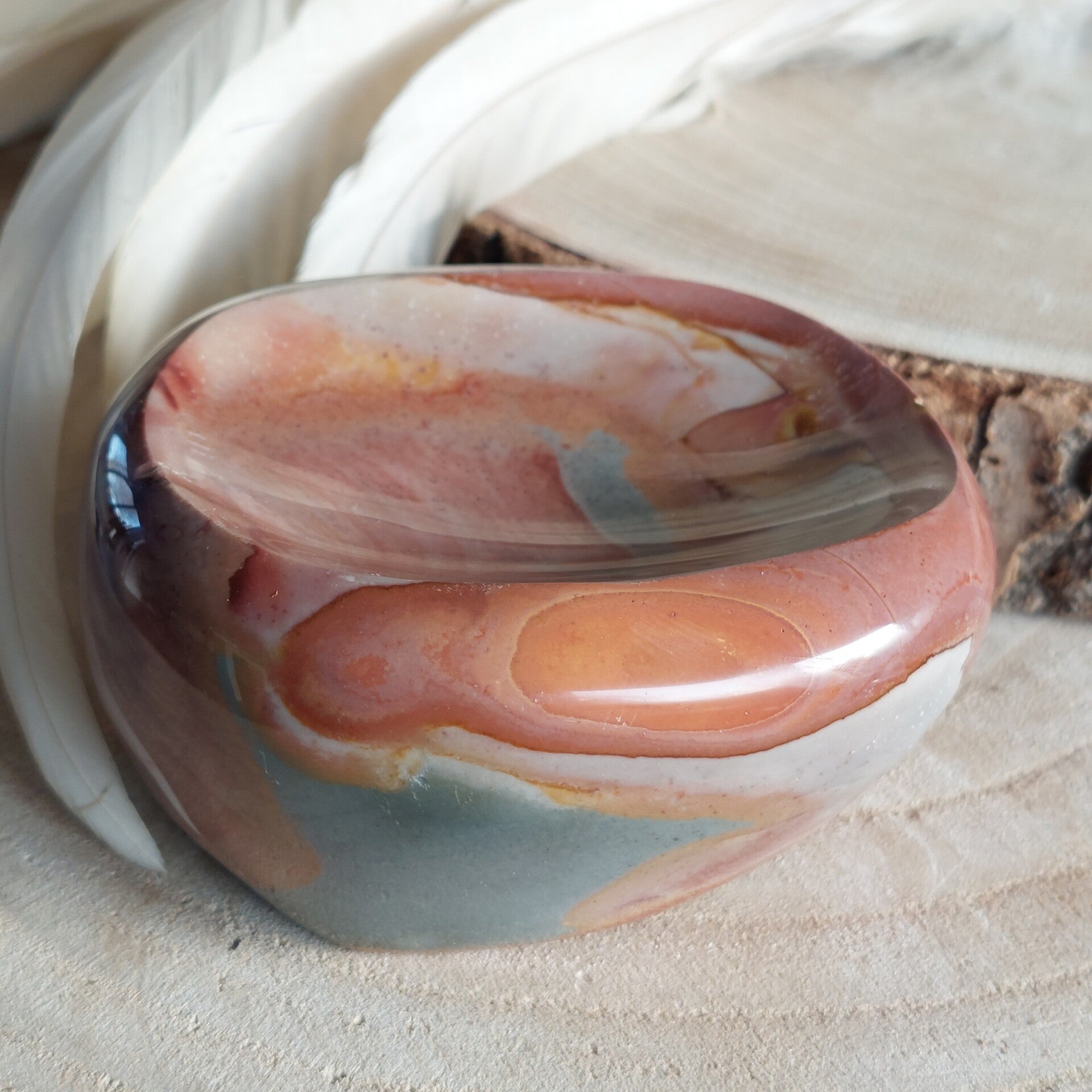 Jaspis. Prachtige schaal (smudge / zeep bakje) van Polychroom Jaspis 512 gram