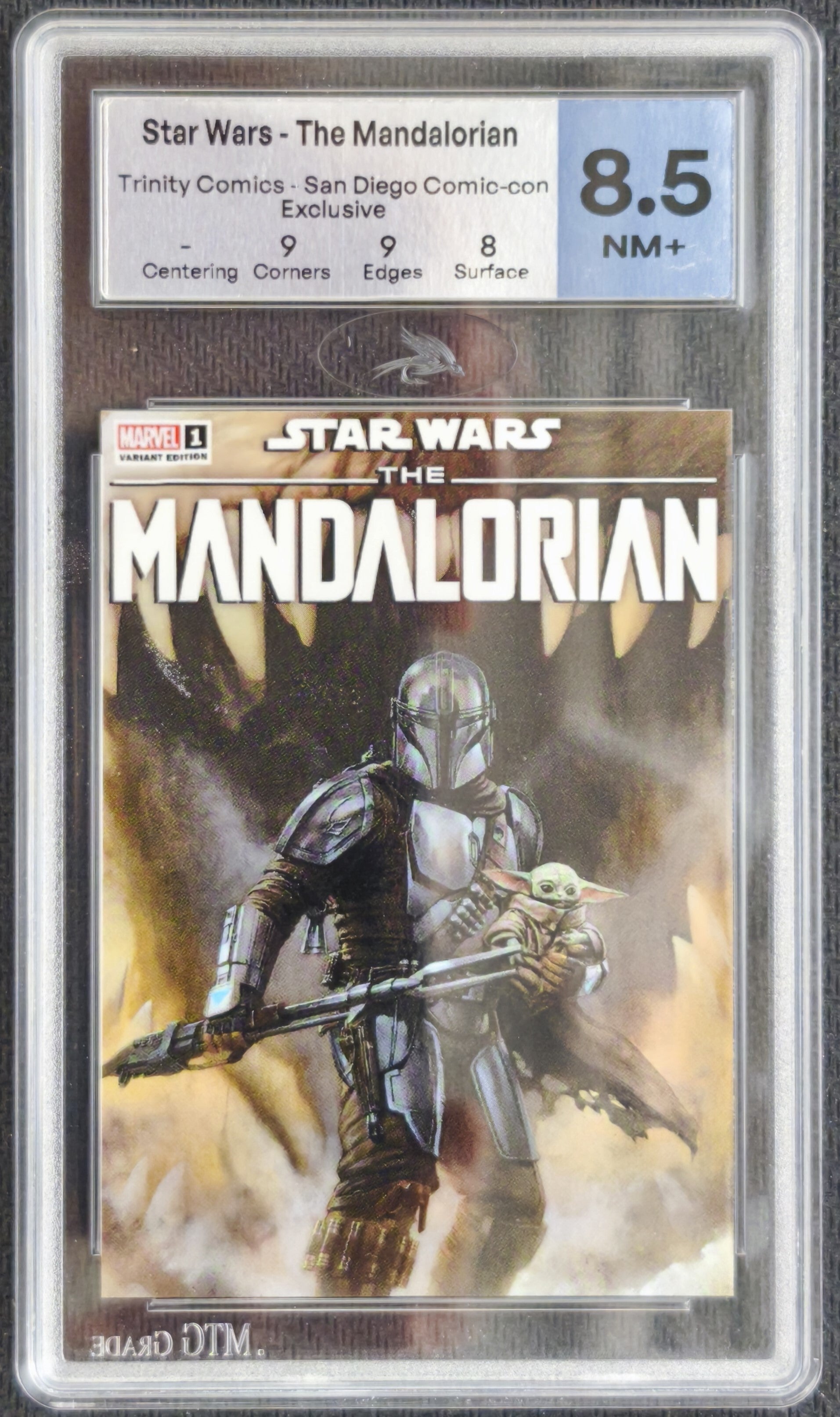 Star Wars - The Mandalorian -Carte Trinity Comics SDCC Exclusive Graded 8.5