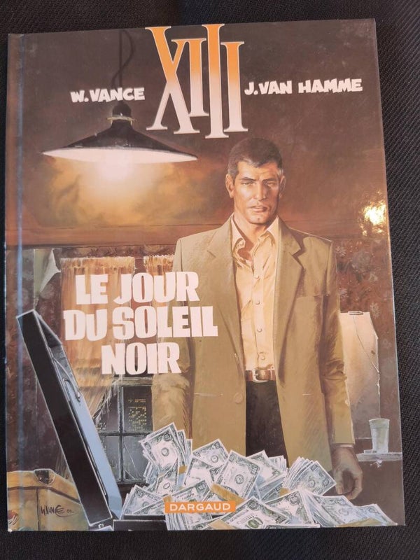 XIII - Tome 1 - Le jour du soleil noir - édition DARGAUD 2000