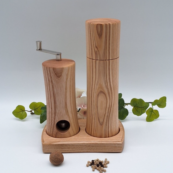 Gewürzmühle und Muskatmühle im Set