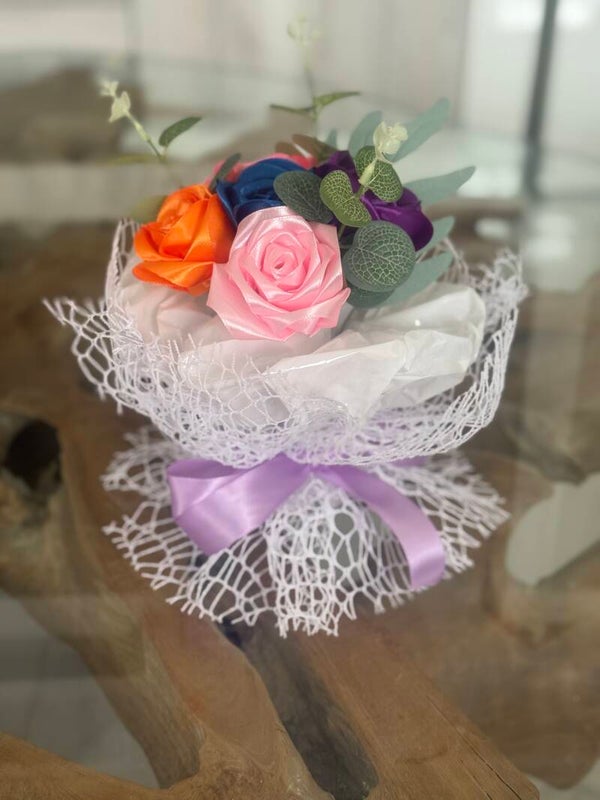 Bouquet di rose satinate