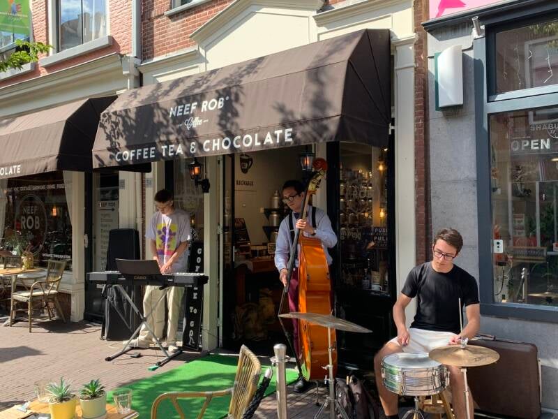 life muziek op straat