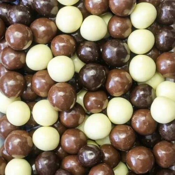 Chocolade ballen in 3 soorten mix hazelnoot met Belgische choco