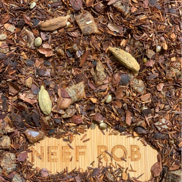Oosterse Rooibos hennep kaneel thee