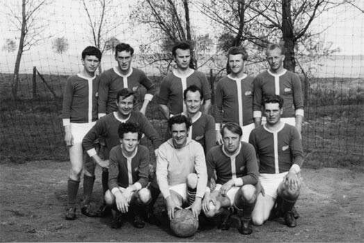 Fortunenmannschaft im Jahr 1966: H. v. l.: Jürgen Schicht, Bodo Loenker, Reinhard Tillack, Günter Wolf, Günter Kuhl; M. v. l.: K. H. Hoffmann, Herbert Hübner, Fritz Möhrke; V. v. l.: Fred Brückmann, Klaus Galster, Detlef Mohrin