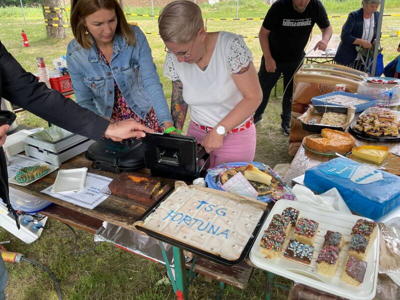 Der Kuchen- und Waffelverkauf