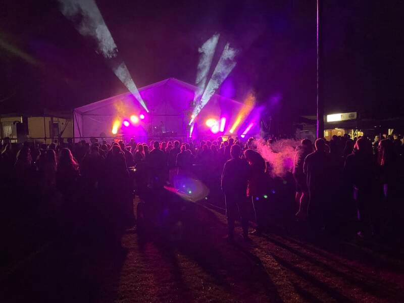 For You DJ Team und Partygäste