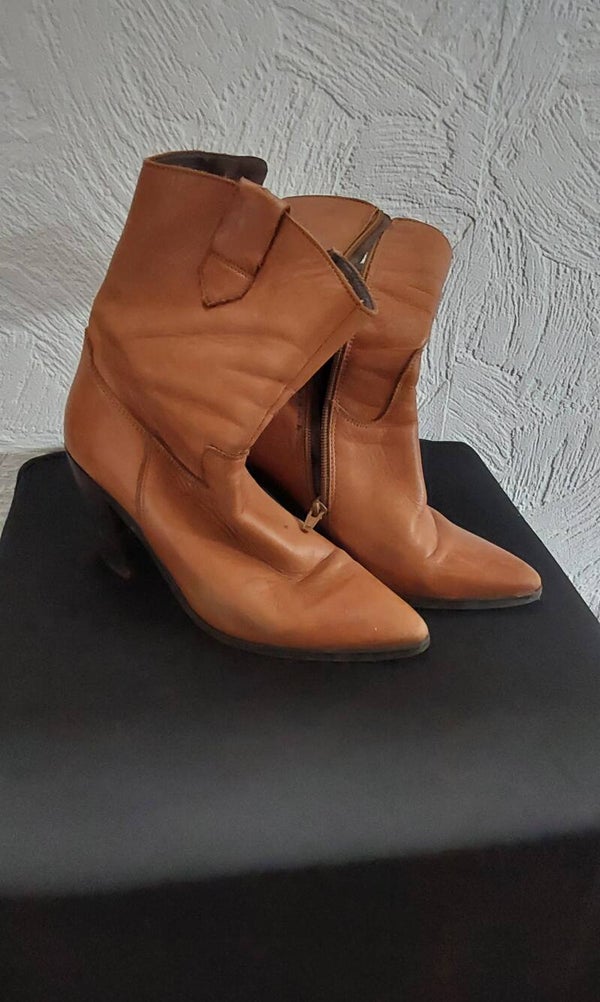 Stiefeletten in Westernlook, Leder