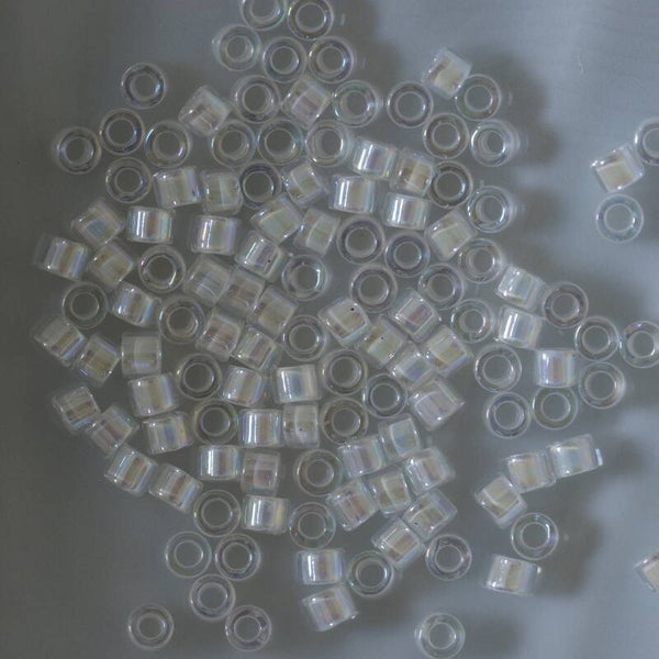 DB 0052 Off White AB