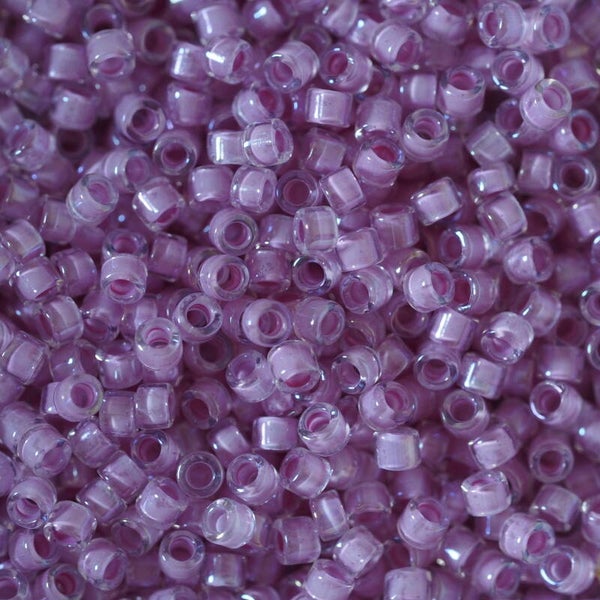 DB 0072 Lined Pale Lilac AB