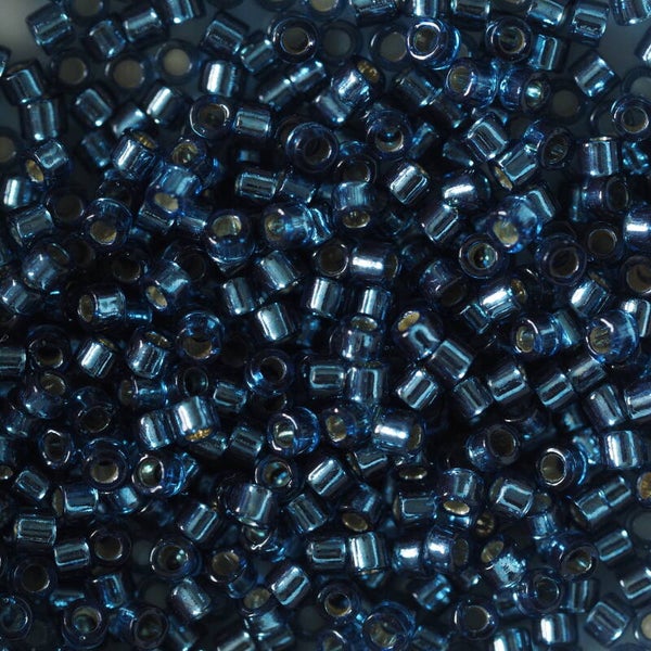 DB 0608 Silver Lined Blue Zircon Dyed